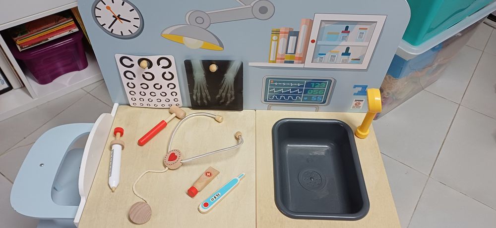 Clínica para bebés e veterinário 2 em 1