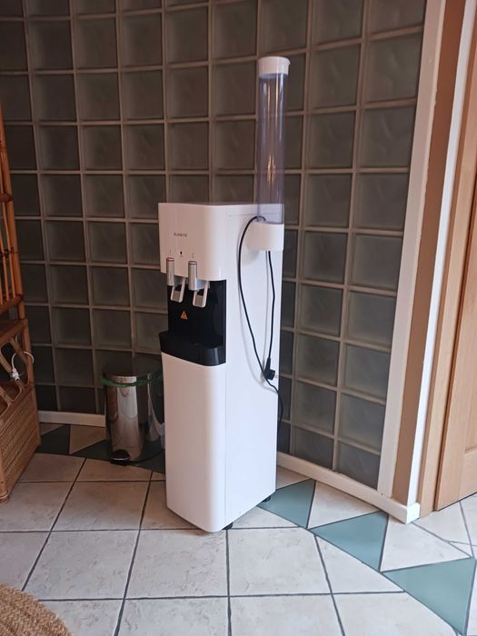 Dystrybutor do oddania za darmo (całość lub na części)