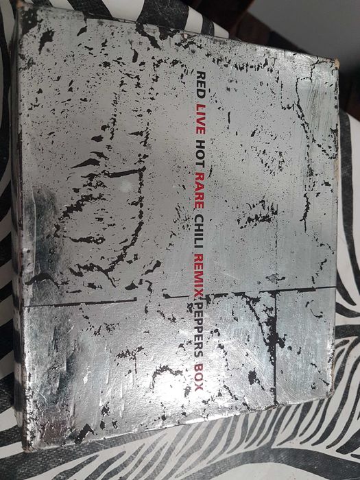 Cd Box red Live hot rare chili remix peppers