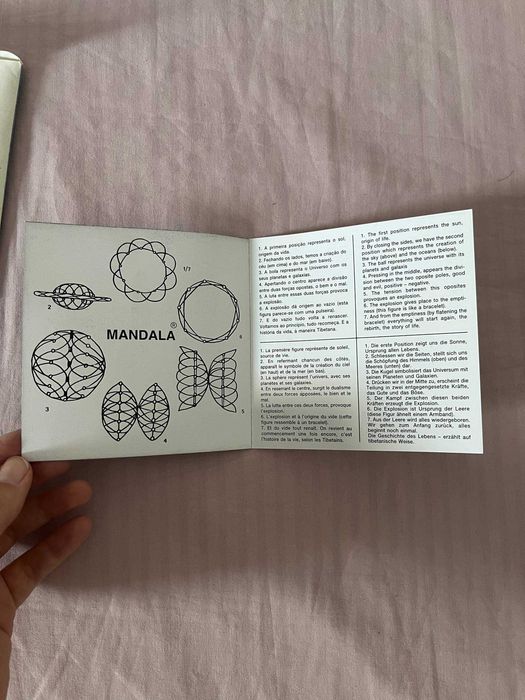 Mandala de arame e missangas Mandaca, feita à mão, muda de forma