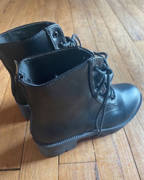 Botas de couro pretas