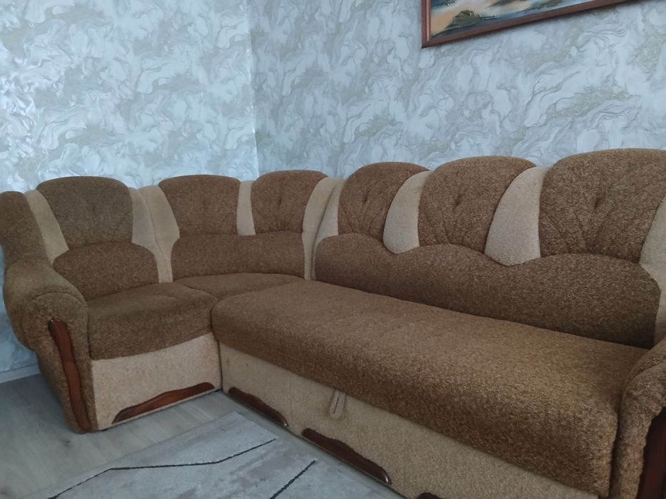 Диван в гарному стані