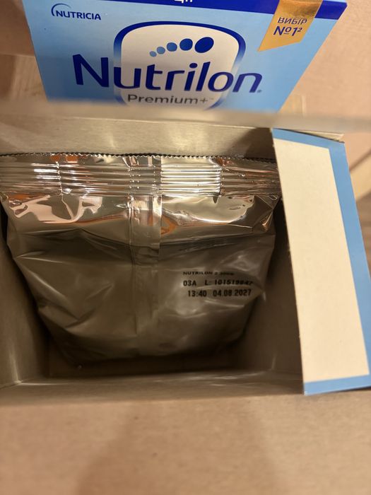 Дитяча суміш Nutrilon Premium+ 2 600+300г