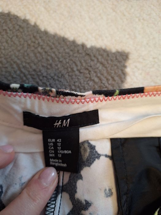 Spodnie chinosy w kwiaty h&m 42 xl