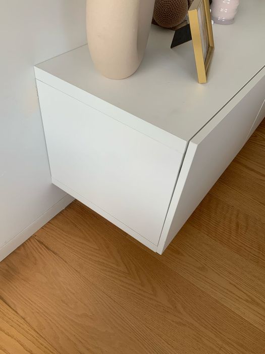 Móvel de TV branco IKEA