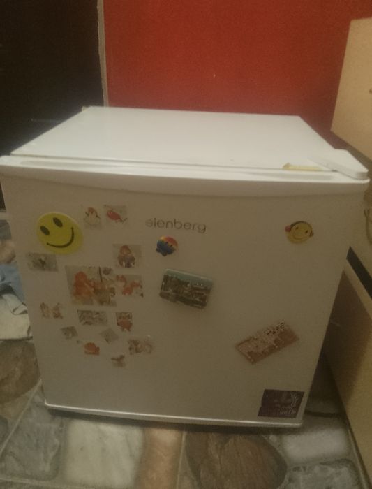 Продам мини-холодильник