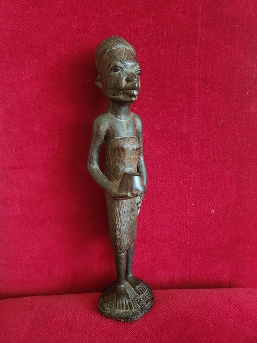 Figurka ,rzeźba drewniana Afrykanka .