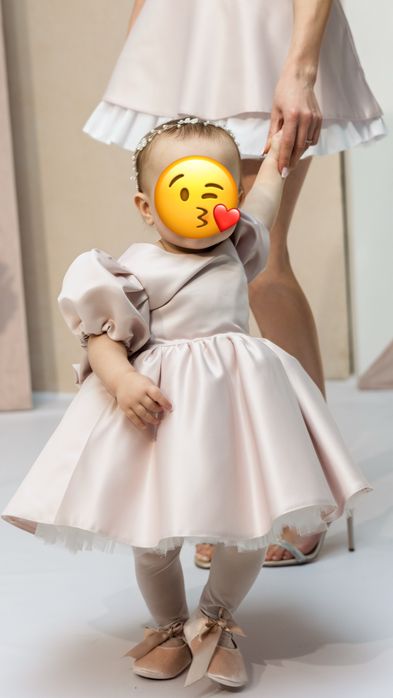 Продам фемелі лук,парні сукні святкові сукні сукня на рік