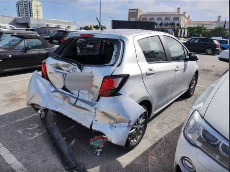 TOYOTA Yaris Salvado