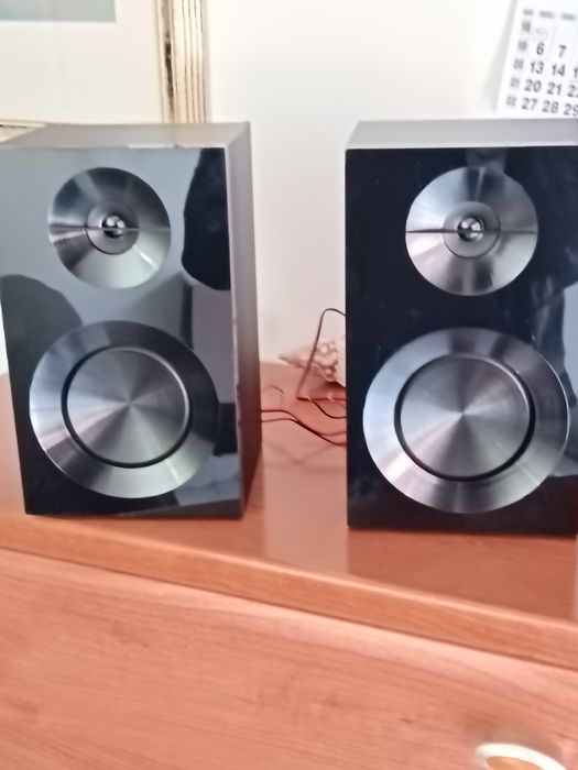 Vendo um par de colunas novas com qualidade de som , 100w,LG.