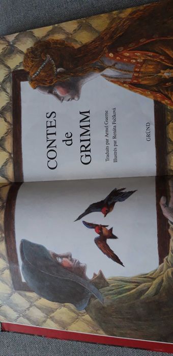 Livro em francês "Contes de Grimm"