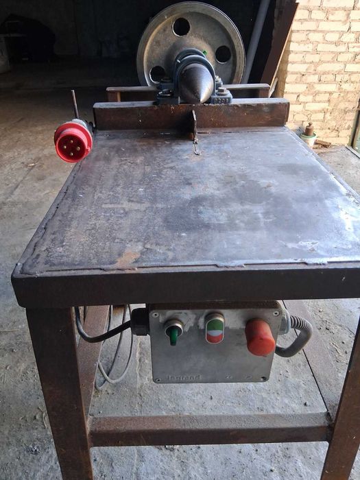 Łuparka świdrowa do drewna