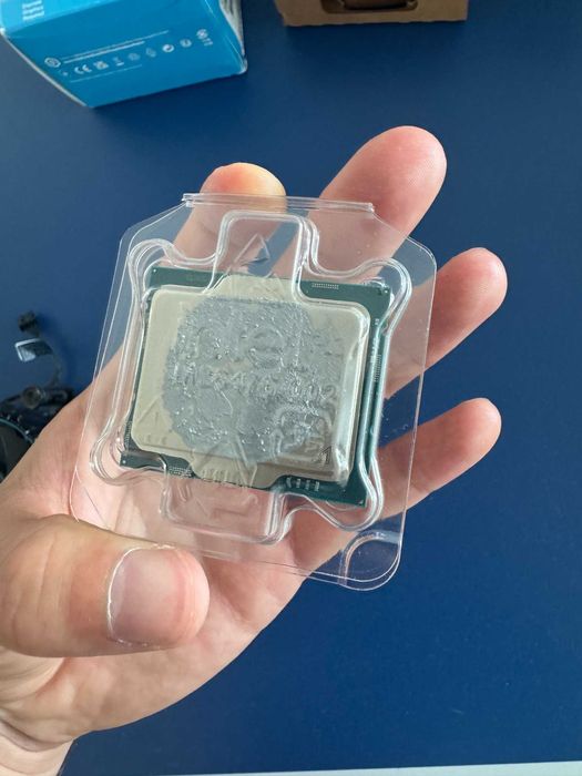 Intel Core i3-12100F LGA1700 com caixa e cooler original