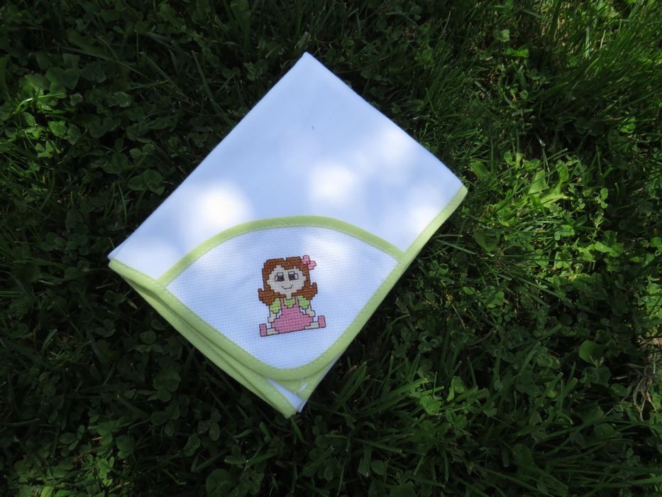 Fraldas NOVAS bordadas à mão (menina) Portes incluídos