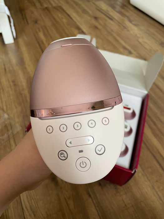 Depilator laserowy Philips Lumea 9000