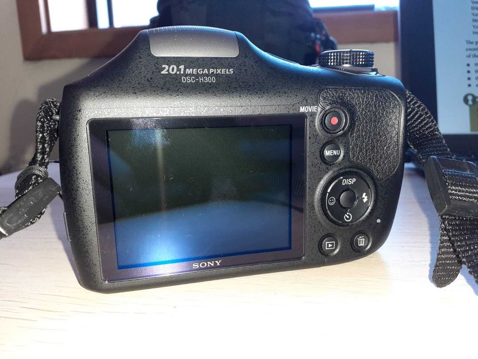 Sony DSC-H300 Digital Camera + Carrying Backpack (Semi-New)64737811958146122