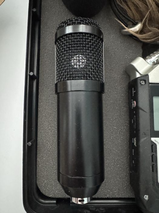 Zoom h4n pro, Azden 310 udr, мікрофон Rode, навушники Bose