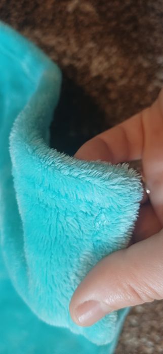 Плед з рукавами і карманами