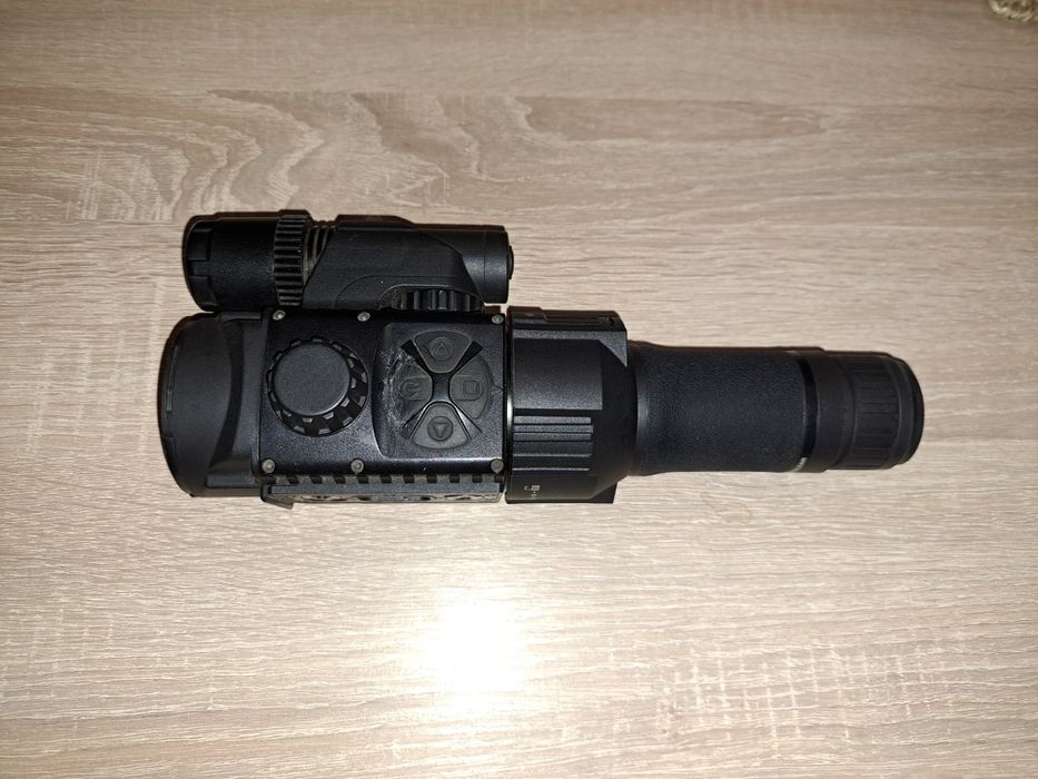 Noktowizja Pulsar plus adapter fn135
