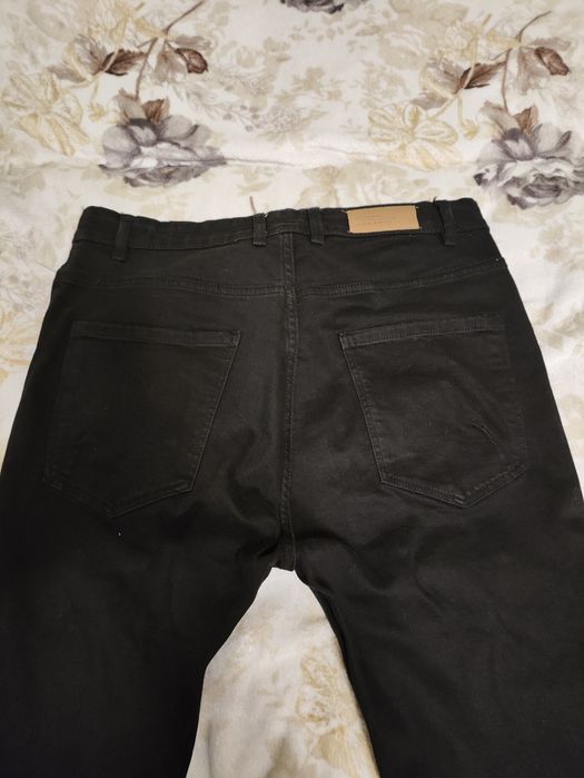 Джинсы PULL&BEAR черные Испания