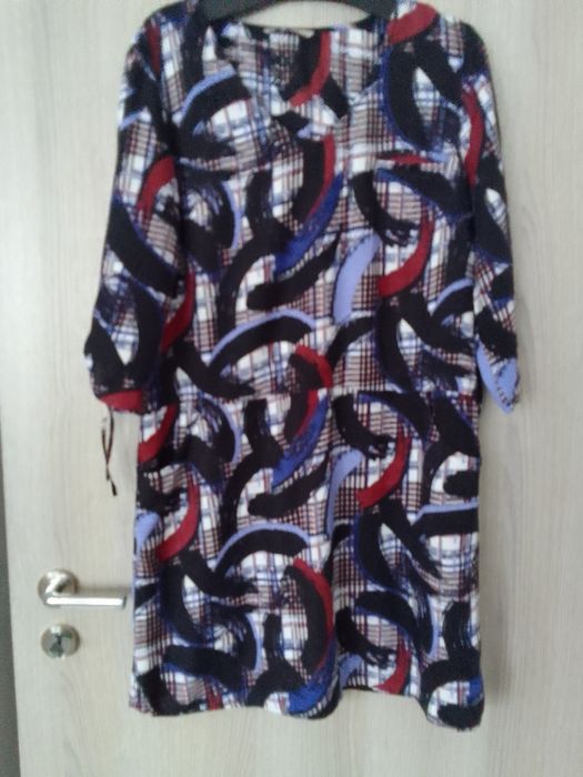 Sukienka damska całodzienna.