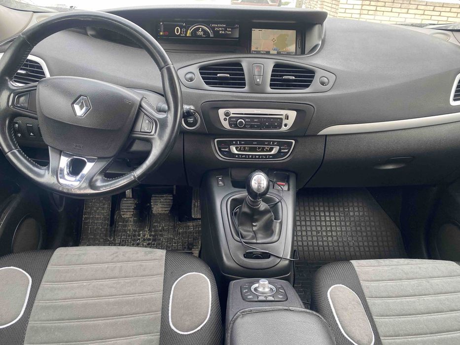 Продам сценік 2013р