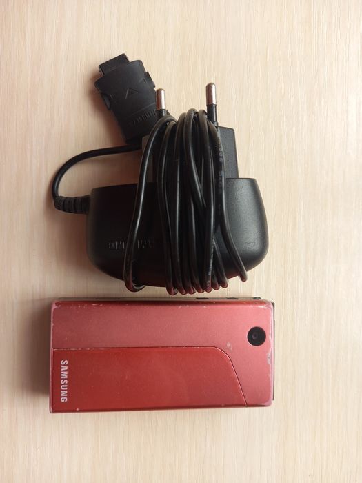 Кнопочный телефон Samsung x520