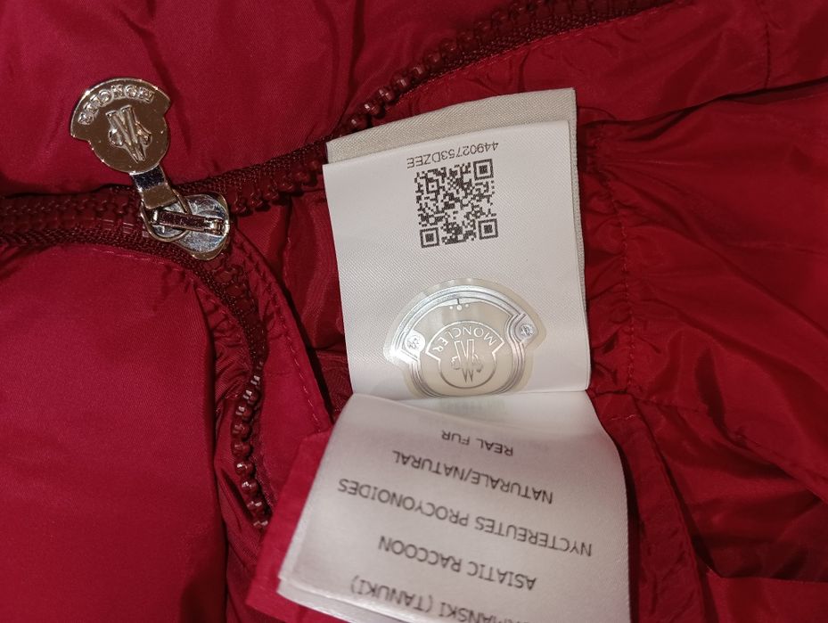 Продам зимний пуховик от MONCLER