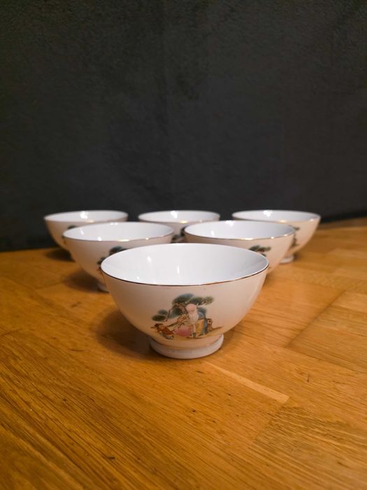 Komplet chińskich porcelanowych miseczek