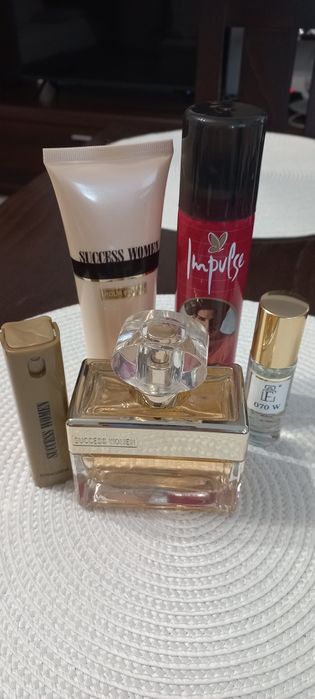 Zestaw zapachów damskich.