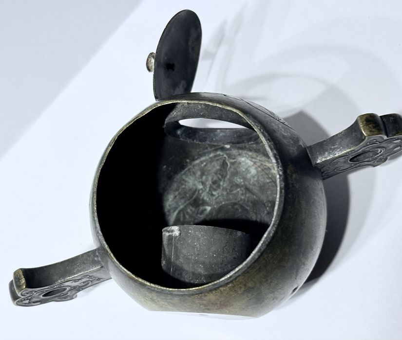 Antigo queimador de incensos asiático em bronze Sec XIX