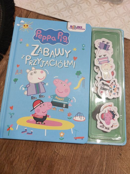 Świnka peppa Zabawy z przyjaciółmi książka z magnesami
