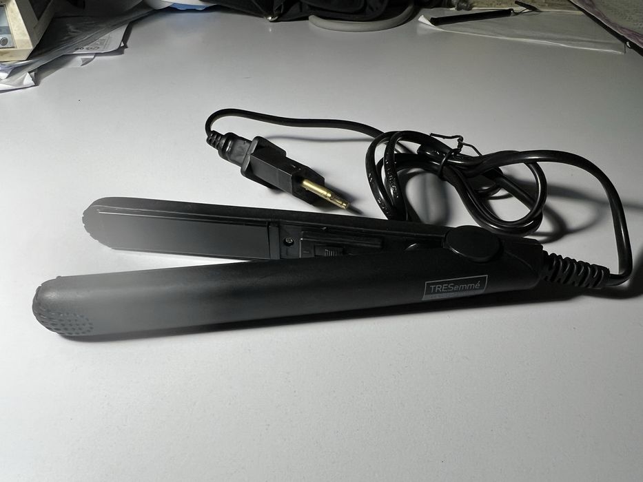 Продам стайлер виправляч для волосся