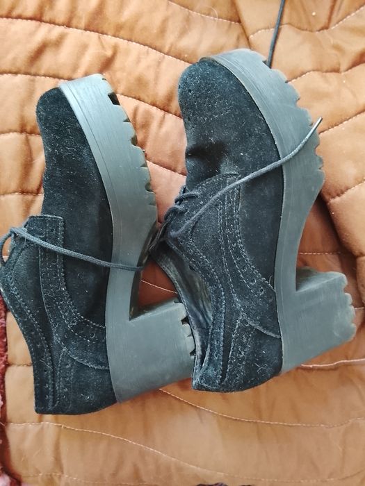 Calçado 10 EUR cada