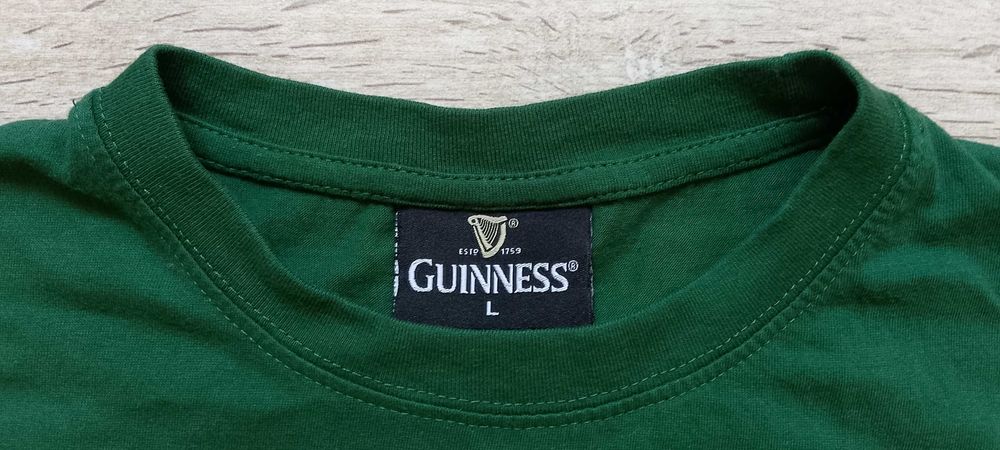 Футболка пивного бренду Guinness St. Pat's чоловіча зелена велике лого на спині розмір L