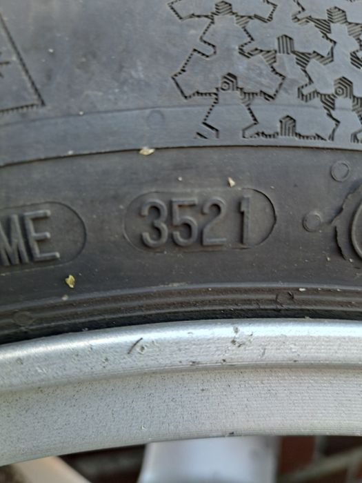 Opony zimowe 205x55x 16 Continental z felgami.