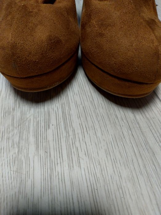 Botki damskie brązowe z frędzlami