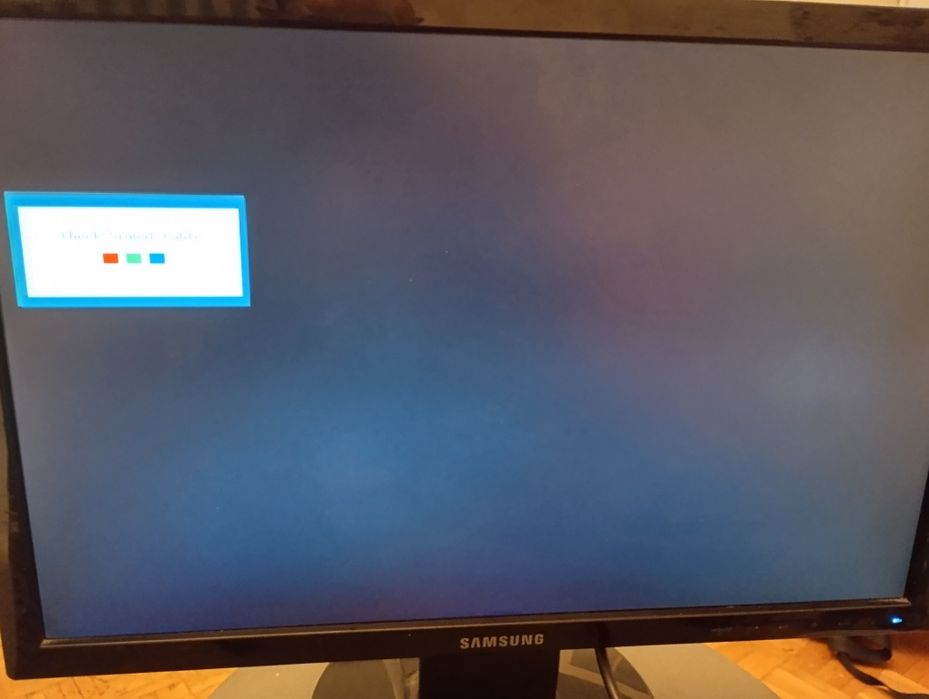 Monitor Samsung model 2243LNX działa