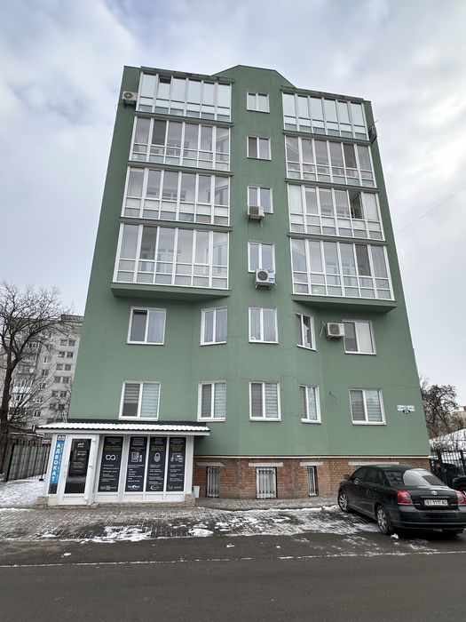 Продаж комерційного приміщення 85 метрів (1поверх+цоколь) центр міста