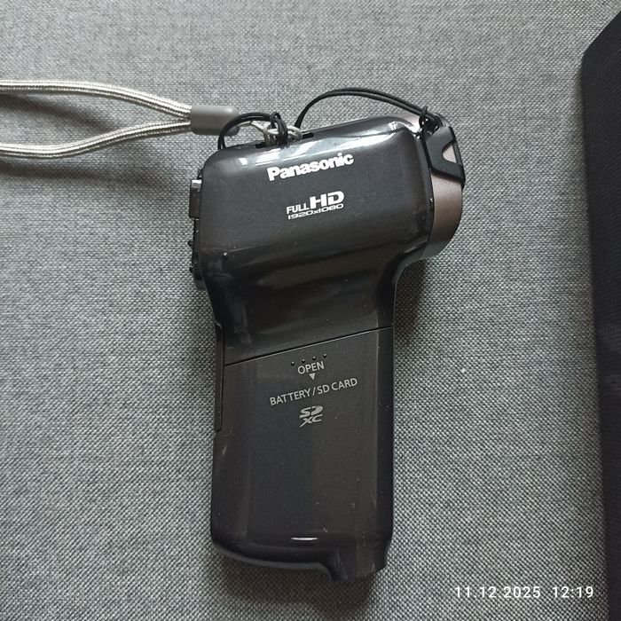 Продам полноценную видеокамеру : Panasonic HX -DC 2.