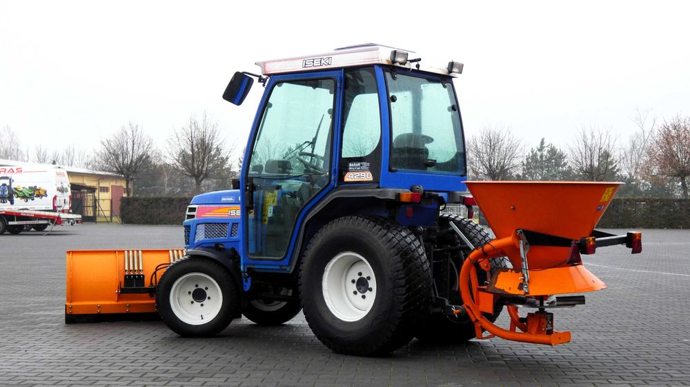 Zestaw zimowy Traktorek ISEKI TH 4290 AHL 4x4 Pług (221101.4) - Baras