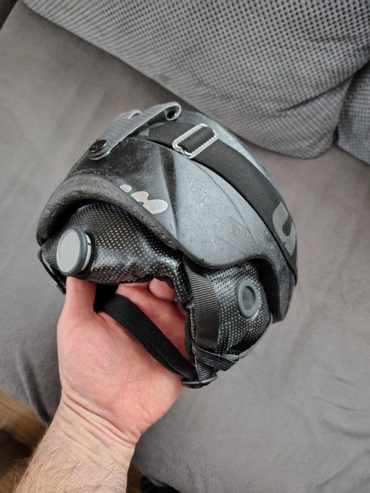 Deska snowboardowa, wiązania, kask, akcesoria