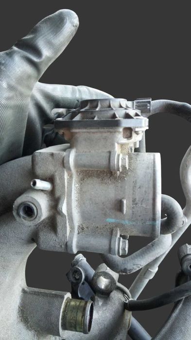 Дросельна заслонка заслінка дросель Jaguar 4X43-9F99-1AA