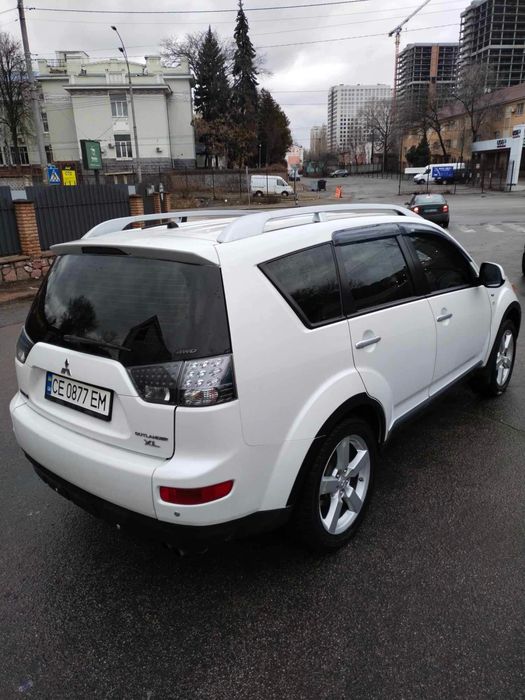 Mitsubishi Outlander XL