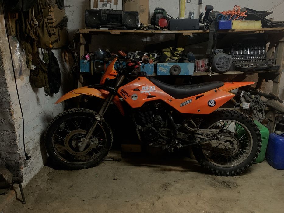 Продам мотоцикл на документах можливий обмін