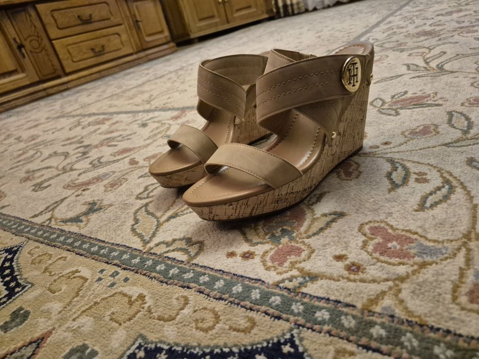 Нові босоножки Tommy Hilfiger 10M