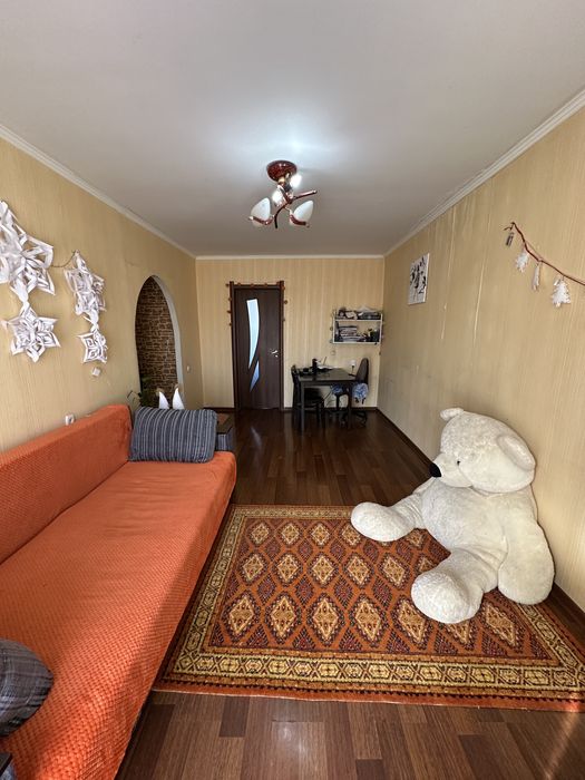 Продаж 3-к квартири на Космосі