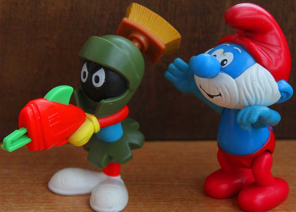 Іграшки Макдональдс. Смурф. Стрілець. Песик в буді.