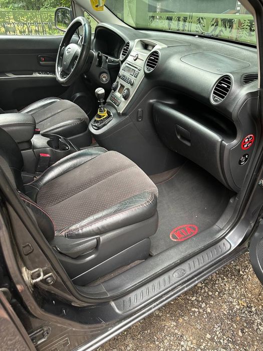 Продам Kia Carens 7мість