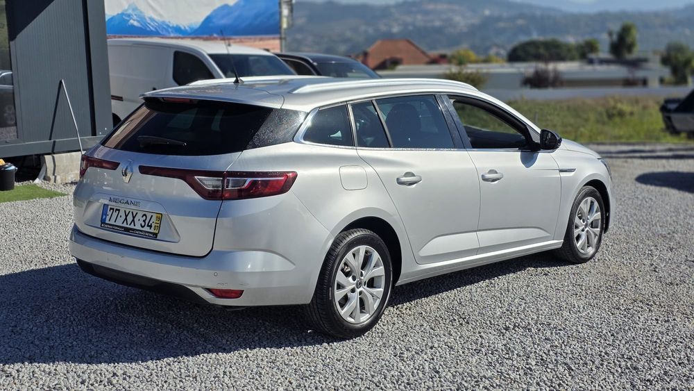 RENAULT Mégane IV Sport Tourer Diesel 1.5 Blue dCi Limited — photo 2